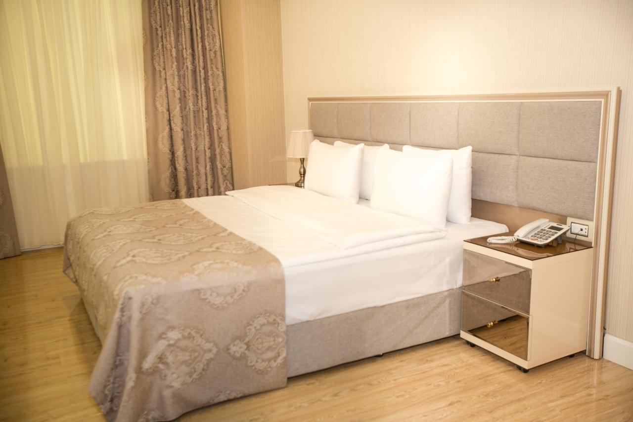 Rusel Hotel Баку Екстер'єр фото