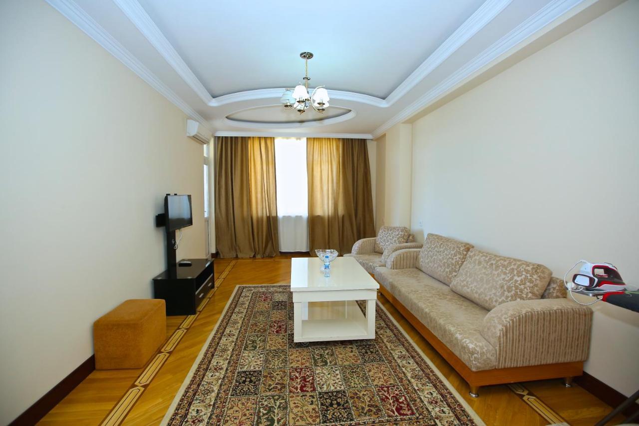 Rusel Hotel Баку Екстер'єр фото